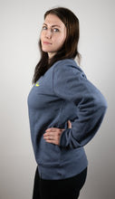 Laden Sie das Bild in den Galerie-Viewer, Sweater &quot;Dark heather blue-Glow&quot;
