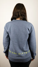 Laden Sie das Bild in den Galerie-Viewer, Sweater &quot;Dark heather blue-Glow&quot;
